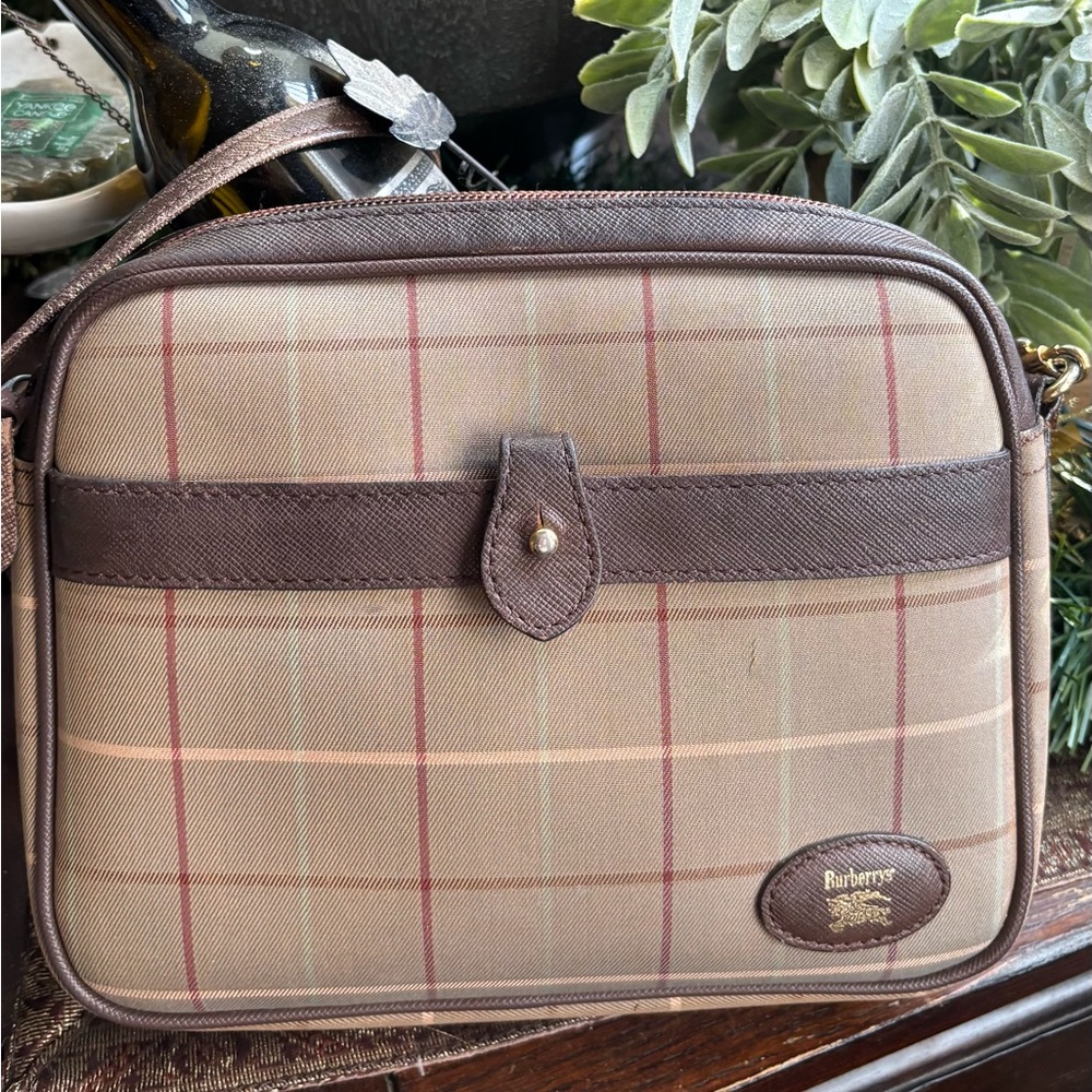 RARE🔥Authentic BURBERRY Plaid Brown Leather zip top crossbody